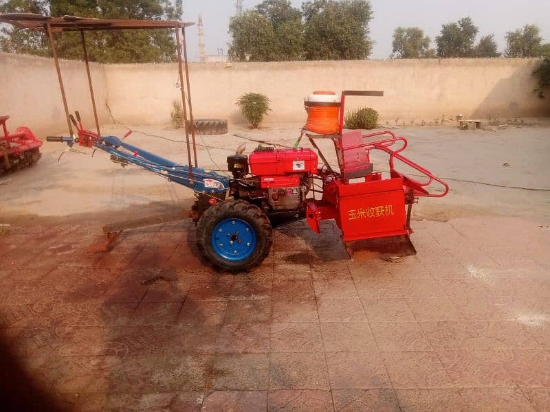 Corn harvester single row self propelled 3