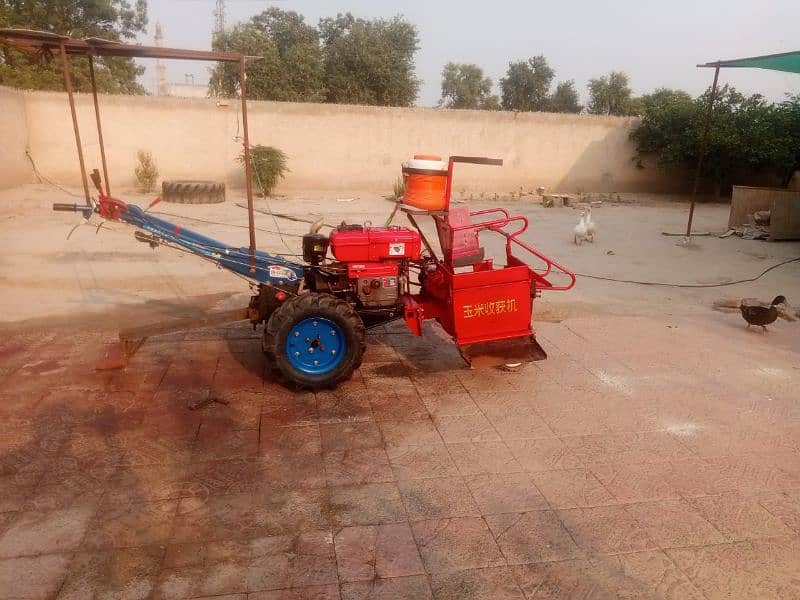 Corn harvester single row self propelled 4