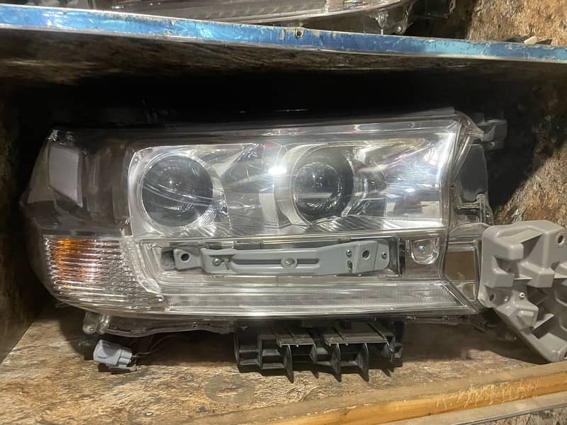 Toyota Land Cruiser V8 Head lights Side Mirrrors Fartuner Revo Roco 4