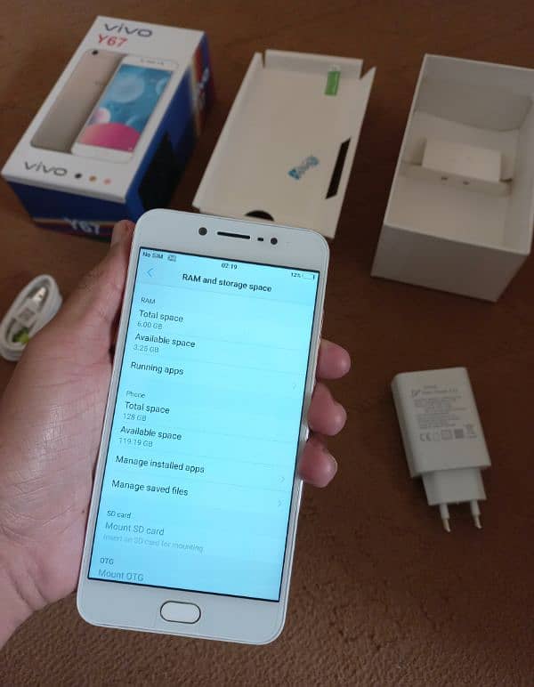 mobile vivo y67, 6/128 GB , fingerlock, complete Box 3