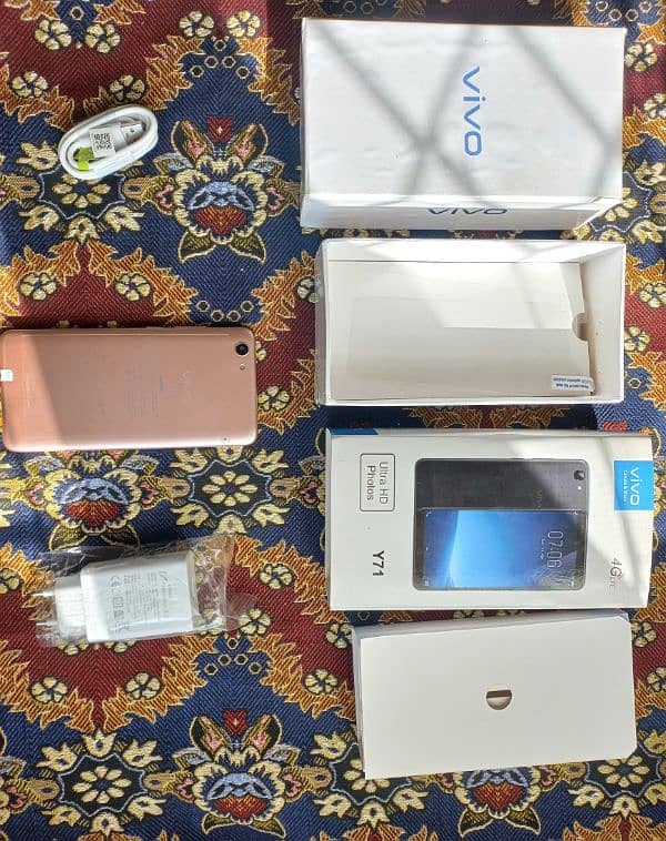 smart phone vivo Y71* complete Box* 2