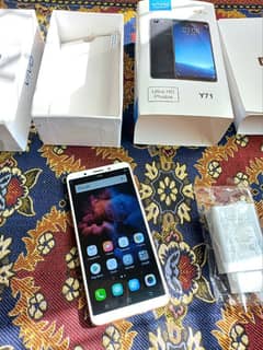 smart phone vivo Y71* complete Box*