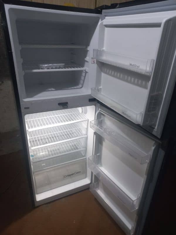 Dawlance refrigerator almost new 2