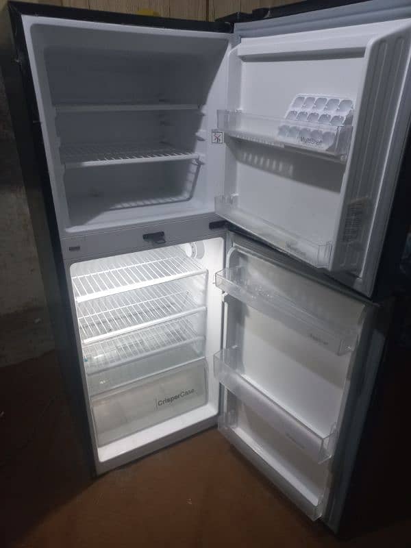 Dawlance refrigerator almost new 7