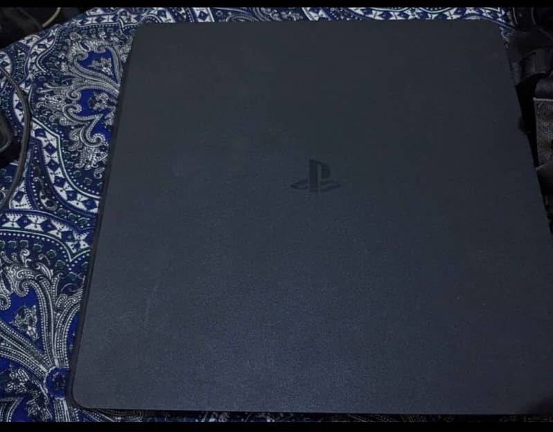 ps4  jailbreak 1TB sealed. playstation play station ps4 slim 2