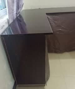 L shape table