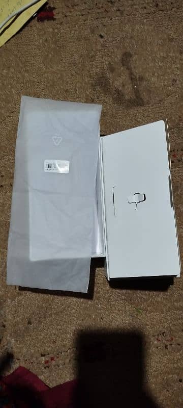 Redmi note 13 behtareen set hai,10/10 condition Mai hai,2 mah used. 3