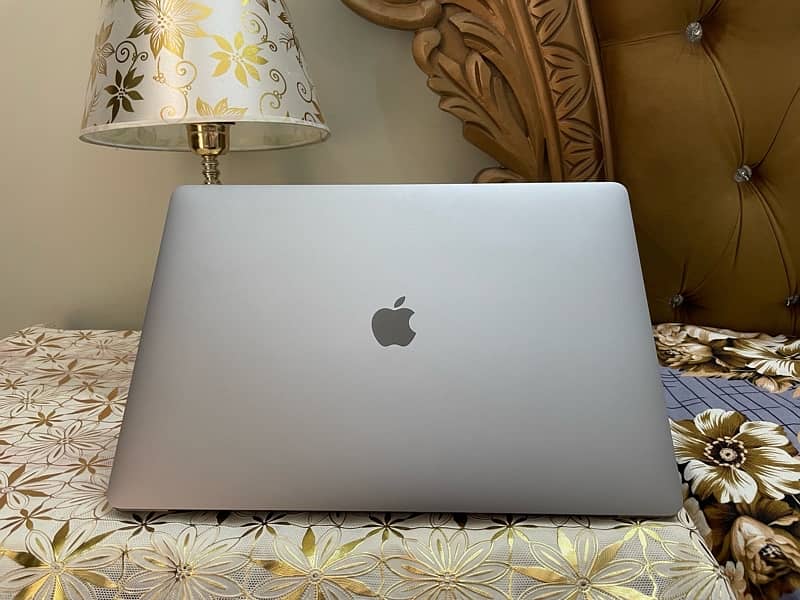 MacBook Pro 2019 , 16-inch, Intel Core i7, 16GB , 512GB 0