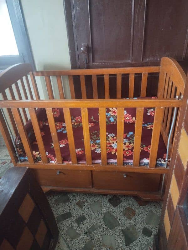 baby cot good condition 1