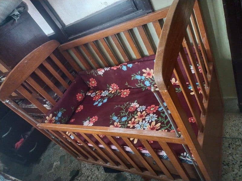 baby cot good condition 2