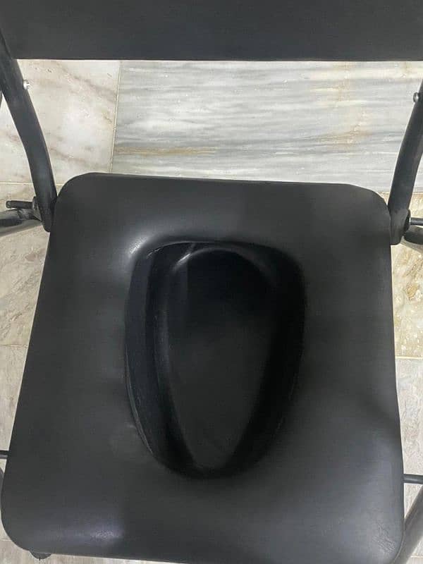 Commode Chair with Foam 1