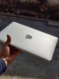 MacBook pro 13.3 early 2015