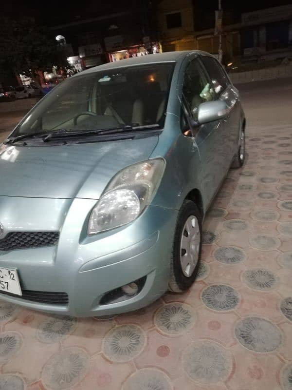 Toyota Vitz 2008 model 2012 Lahore registr 5