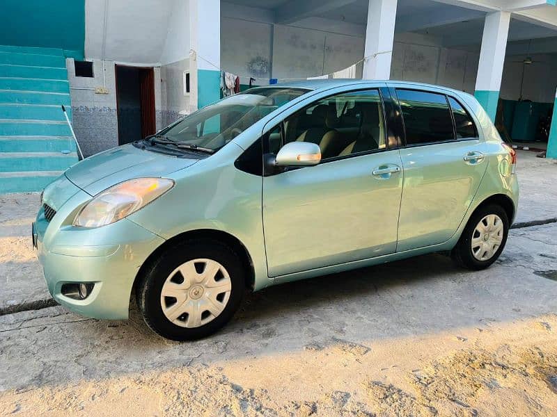 Toyota Vitz 2008 model 2012 Lahore registr 6