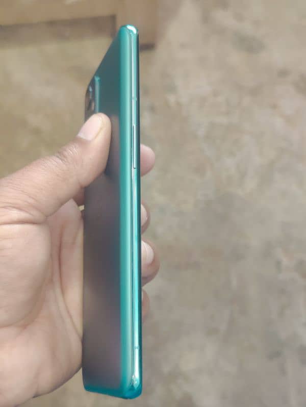 one plus 9 pro 8.256gb with box 10 by 10 lush 1