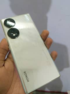 Honor 70 10GB ram (8+2) 256GB storage in perfect condition (read add)