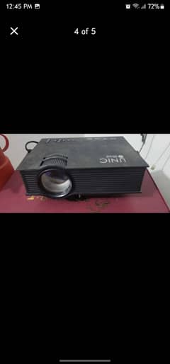 UNIC unic-link projector.