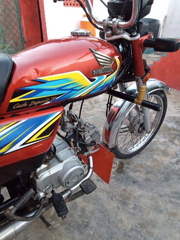 HONDA 70CC, BEST CONDITION, 20/21, All Punjab number,, Documents ok, 5