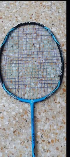 YOUNEX SINGLE RACKET AVAILABLE LIKE A NEW WITH BAG