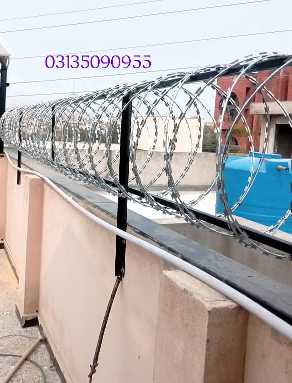 razor wire - chainlink Fence - barbed Wire - security fence weld mesh 1