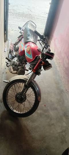 Honda 70 all is good, peso ki zrort hai, urgent Sale