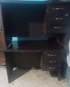 2 tables 5 chairs for sell urgent