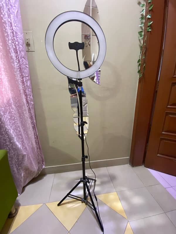 Ring light with stand 1