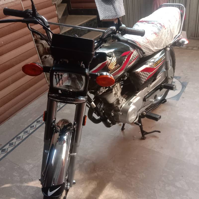 Honda  CG 125 ( Model 2024 ) good condition 0