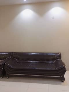 6 seater sofa in leather only 200000