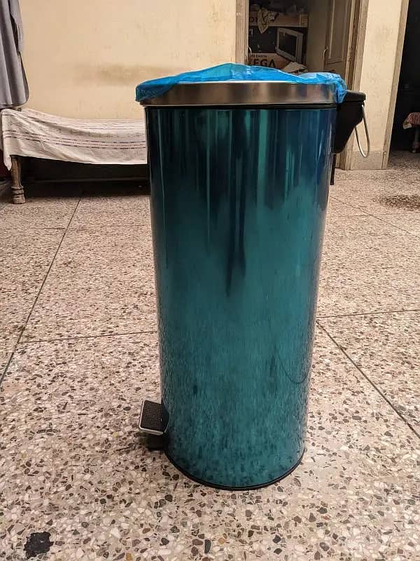 Brand New imported dustbin for sale 1