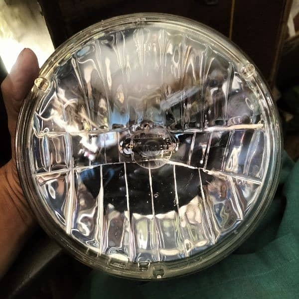 head light gool barhi japan ki 2 adad 12 volt 0