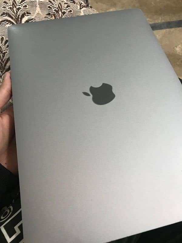 Macbook Pro 2016 - late | Touch Bar | Space Grey | 9/10 0