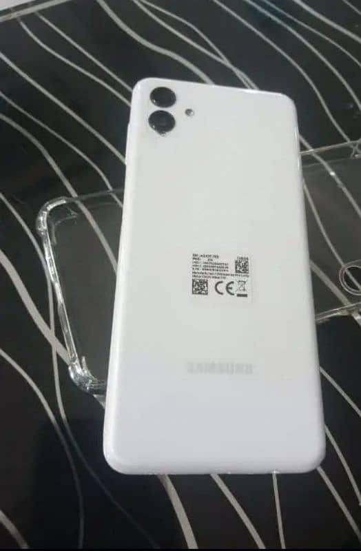 Samsung galaxy A04 4/64 white colour 0