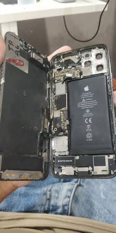 iphone 6to16pro max all parts available and repairing in good price