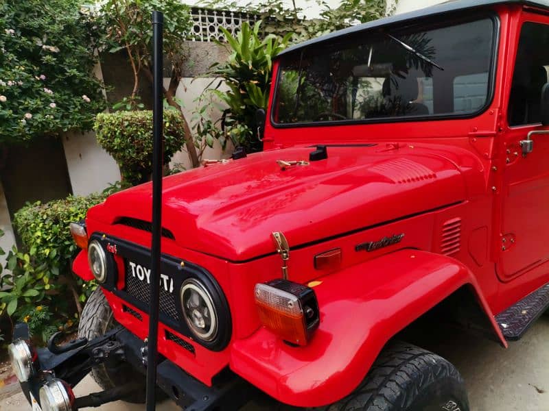 Toyota Land Cruiser 1974 FJ40. BRAND NEW CONDITION 1