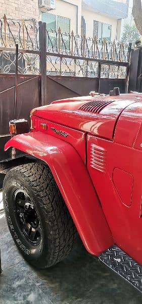 Toyota Land Cruiser 1974 FJ40. BRAND NEW CONDITION 4