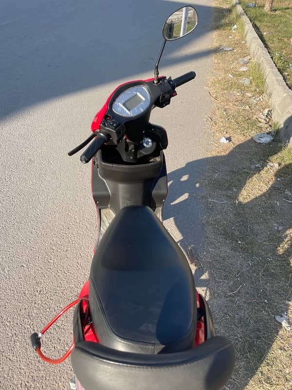 Yj Future electric scooty 650watt 6