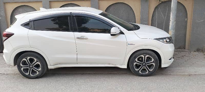 Honda Vezel Z 2015 Automatic 1