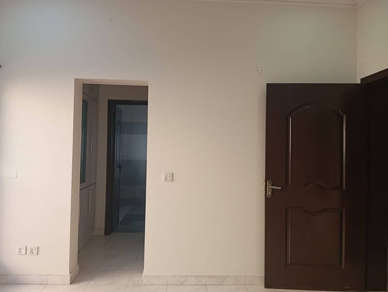 1 Kanal Lower Lock Upper Portion 3 Bed For Rent On Hot Location Is Available For Rent DHA Phase 5 ,Lahore 9