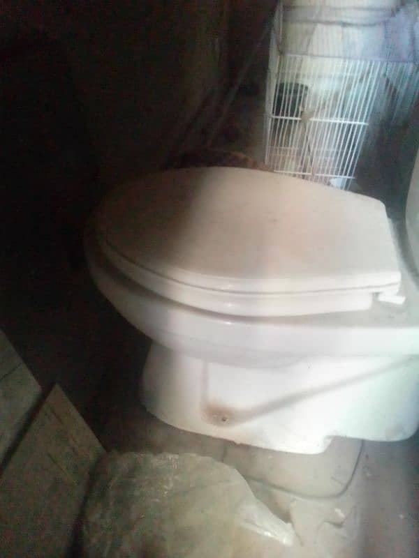 toilet kamod 4