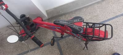 Imported cycle with aluminium wheels just 2 month used