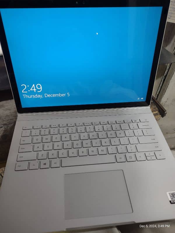 Microsoft surface 1705 2