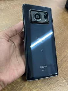 Sharp Aquos r6 5G