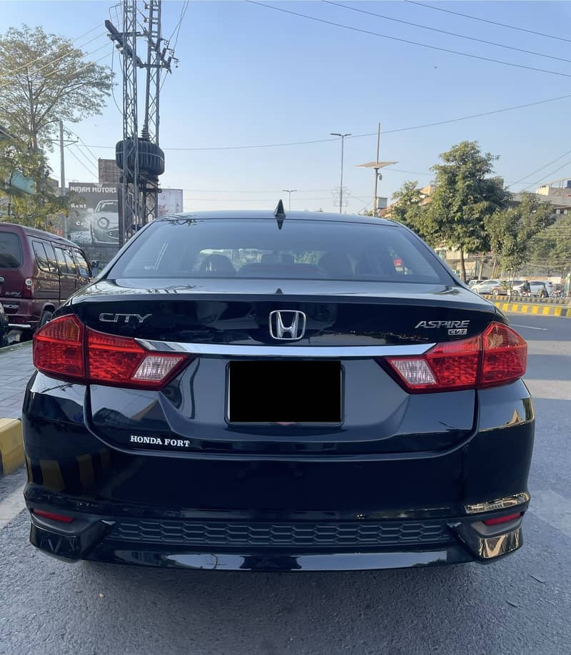 Honda City Aspire 2024 1