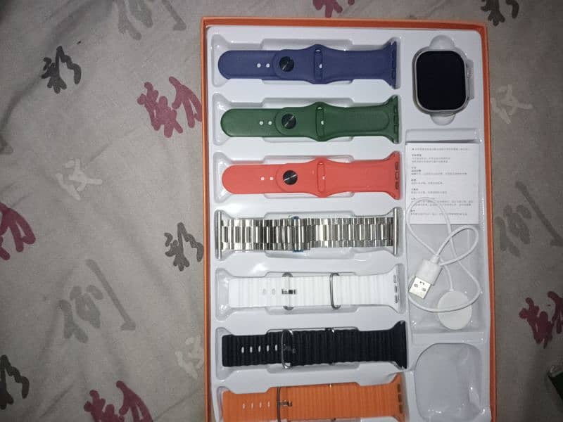 smart watch  1+7 straps 10/10 condition 5