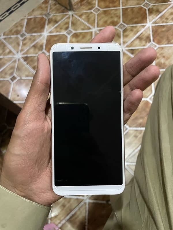 OPPO A83 0