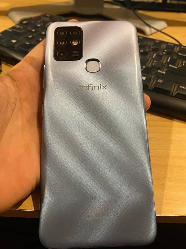 Infinix hot 10 PTA approved with box 0