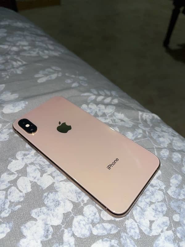 iPhone Xs 64GB Factory unlocked 2