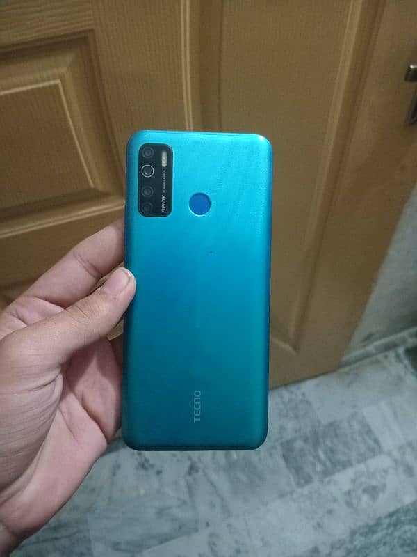 Mobile Tecno spark 5 pro 4