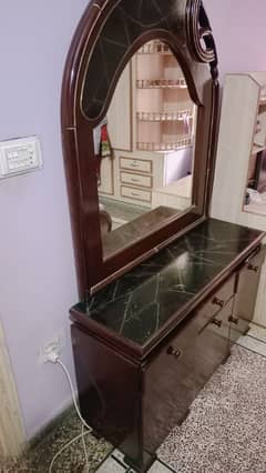 Dressing Table in Good condition for sale